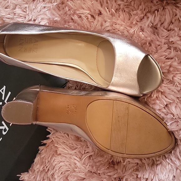 Shoes - Picture 3 of 3